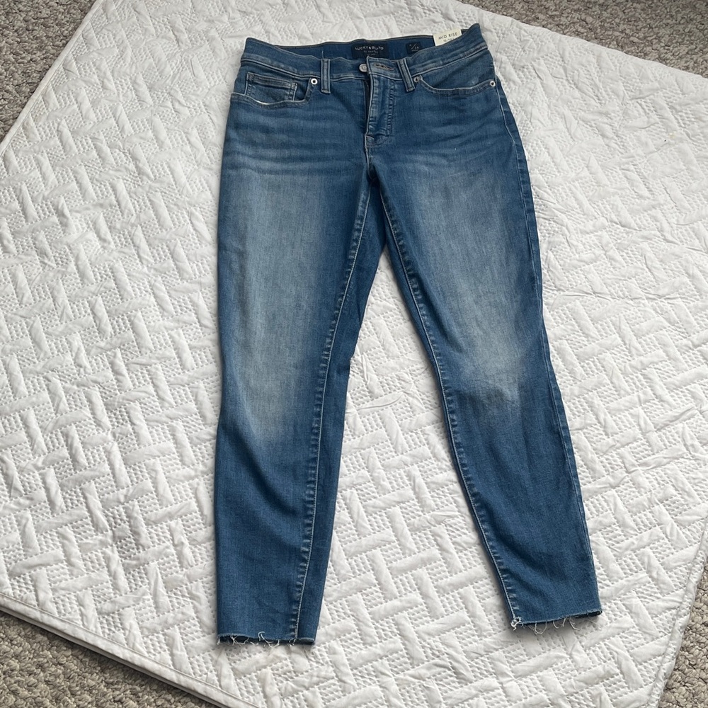 Lucky Brand Women's mid rise Skinny Ava Jeans in Blue